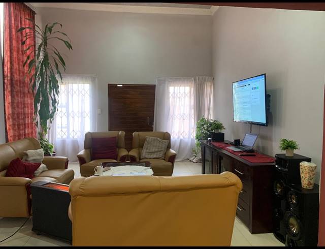 3 BEDROOM HOUSE FOR SALE IN PROTEA GLEN